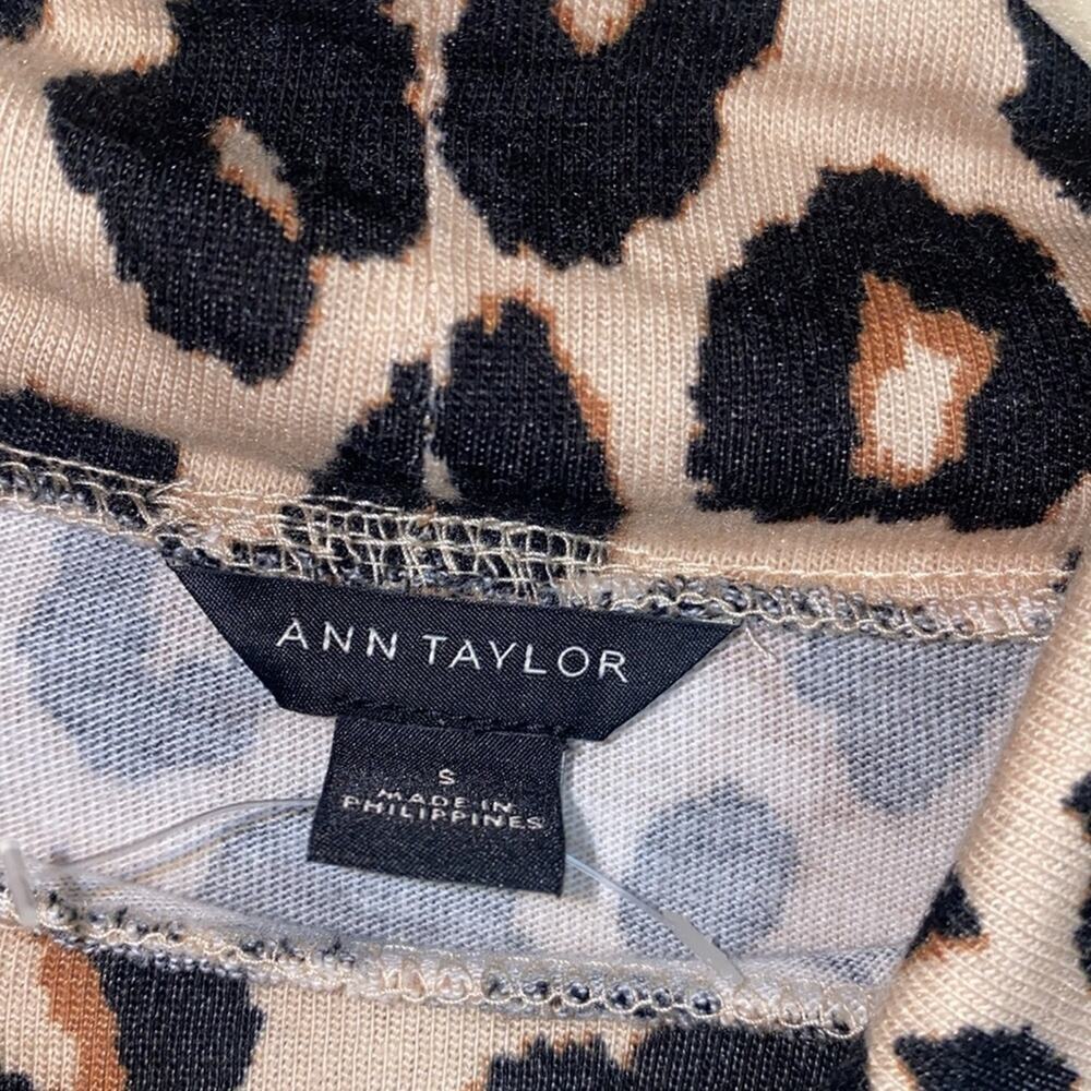 Ann Taylor leopard print long sleeve turtleneck top - Picture 3 of 6
